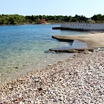 Family Friendly Seaside - 828 Ugljan