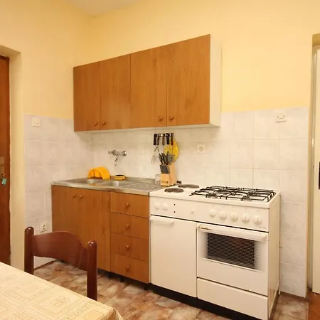 Family Friendly Seaside Apartments Ugljan - 828